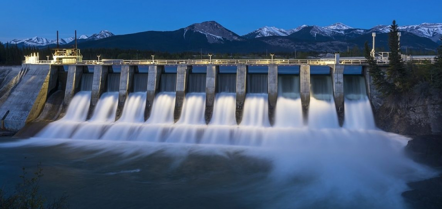 Producția de energie electrică a României, în scădere accentuată