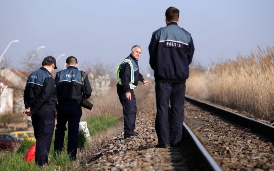 Adolescent lovit mortal de tren