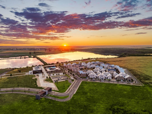 Ce au în comun suburbiile moderne din Europa de Vest și Liziera de Lac, ansamblul premium de lângă București, ales și de David Popovici?