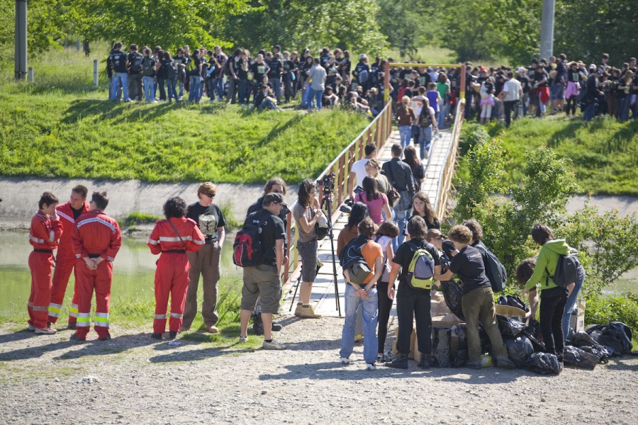 Voluntariatul ar putea fi recunoscut ca experienţă profesională. Legea a intrat în dezbatere parlamentară