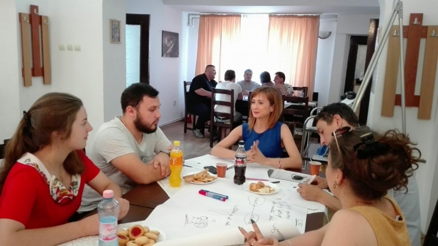 ”Cafeneaua Publică - Tu eşti parte din comunitate”: Care sunt nevoile reale ale tinerilor din Galaţi