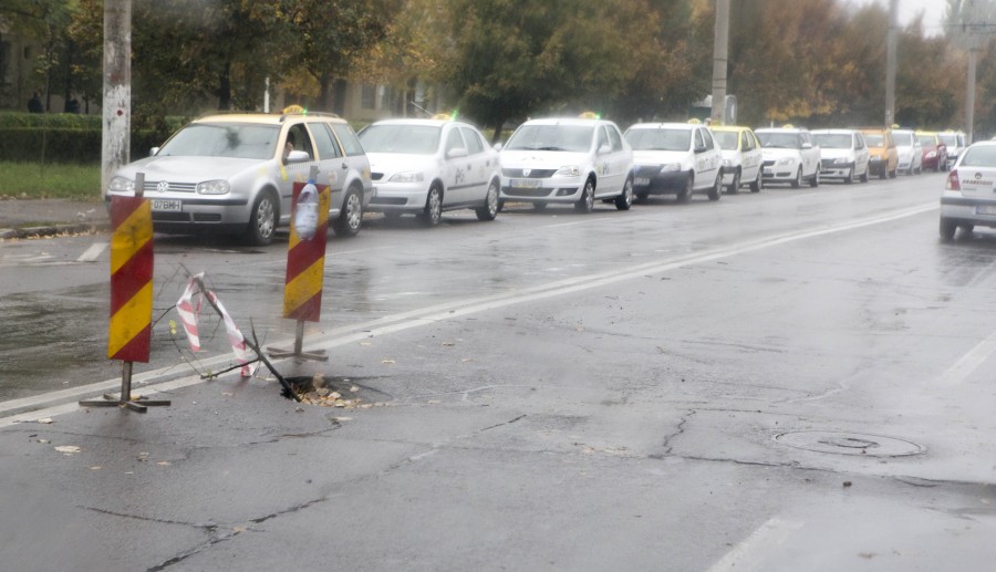 Verificările continuă: Cauza surpării de pe strada Prelungirea Brăilei nu este lămurită