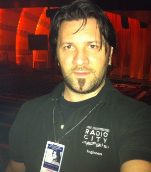 Bogdan Mândrescu, din Galaţi la New York. Singurul român de la Radio City Music Hall