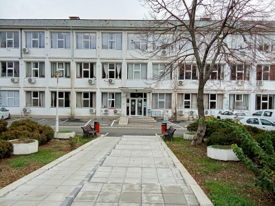 Zece oferte pentru renovarea unei clădiri de pe strada Traian