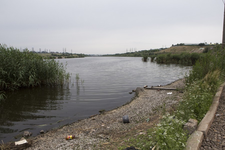 Suspiciune de POLUARE pe Lacul Cătuşa/ Sportivii de la CSM Dunărea şi-au anulat antrenamentele