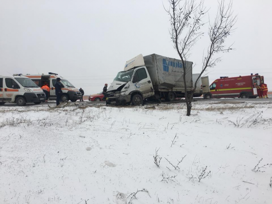 UPDATE | GRAV ACCIDENT rutier pe DN25. Un mort și 4 răniți