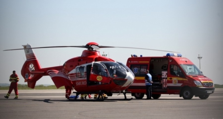 ACCIDENT DE MUNCĂ: Electrician în comă, dus cu elicopterul la Bucureşti