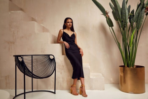 Cum asortezi o rochie din mătase pentru un look sofisticat? 7 recomandări