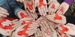 1 decembrie, Ziua Mondială de combatere a HIV/SIDA