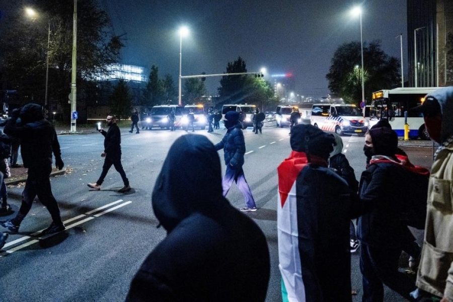 Suporteri israelieni, atacați la Amsterdam