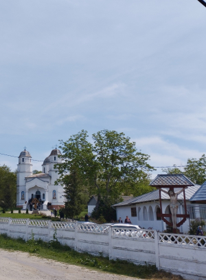 Biserica din Măstăcani are nevoie de acoperiș