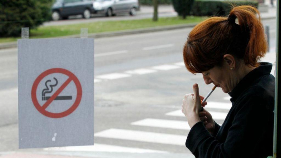 Galicia interzice fumatul la terase