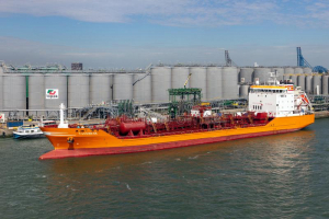 Docherii olandezi refuză să descarce un petrolier rusesc la Amsterdam