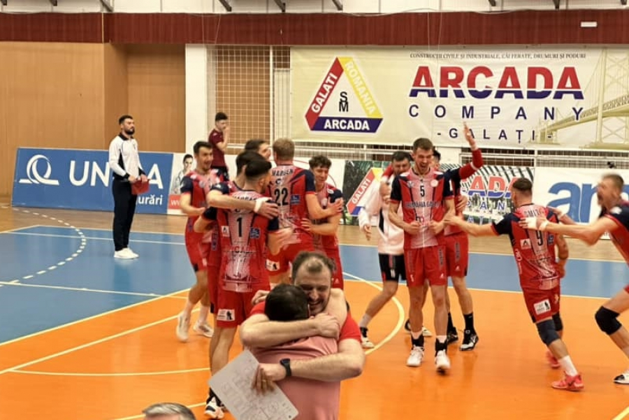 CSM Arcada Galaţi s-a calificat în finala campionatului naţional de volei masculin