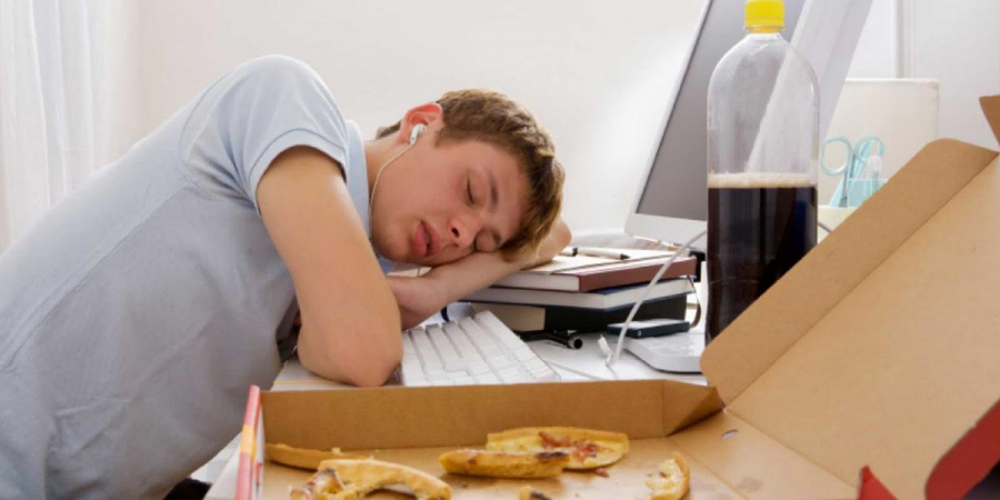 De câtă odihnă au nevoie adolescenţii pentru a da randament la şcoală