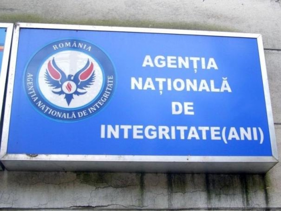 Un funcţionar public gălăţean, declarat incompatibil