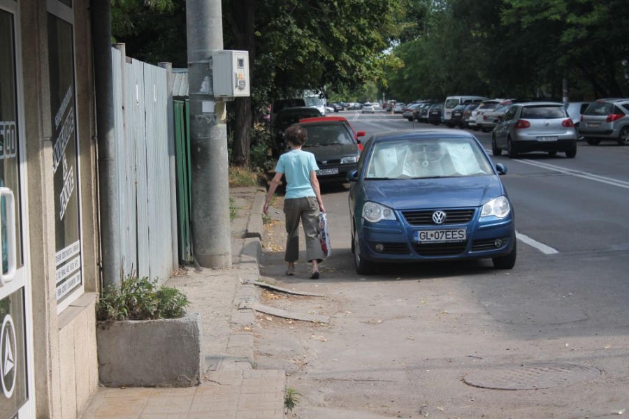 Strada pe care oamenii NU AU PRIORITATE: "Avem nevoie de o SCHIMBARE RADICALĂ" (FOTO)