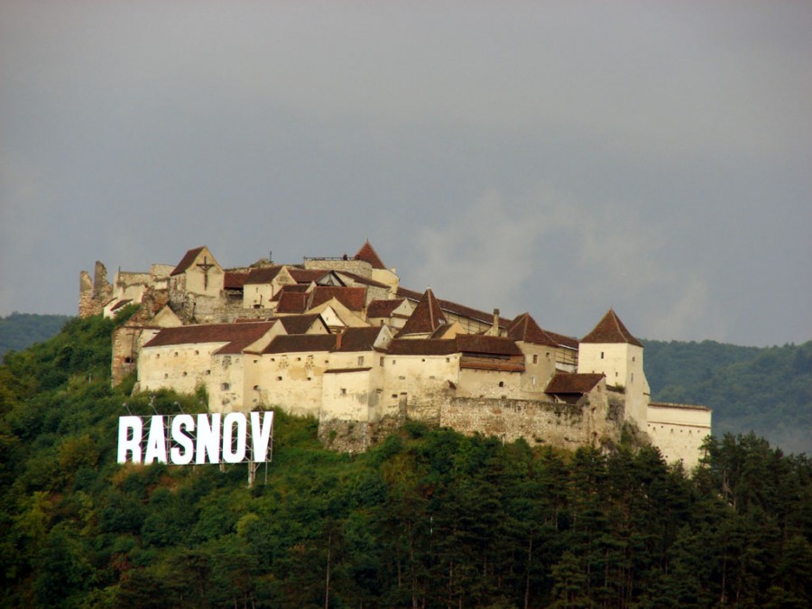 Martora vitejiilor vremurilor apuse/ Cetatea Râşnovului - poarta Transilvaniei