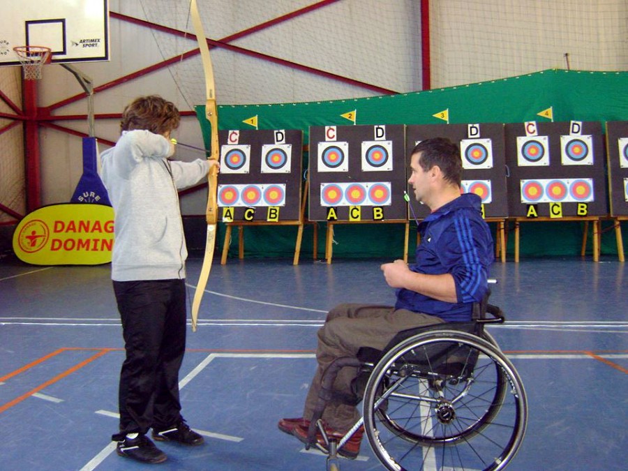 La Galaţi, concurs de tir cu arcul pentru elevi şi persoane cu dizabilităţi