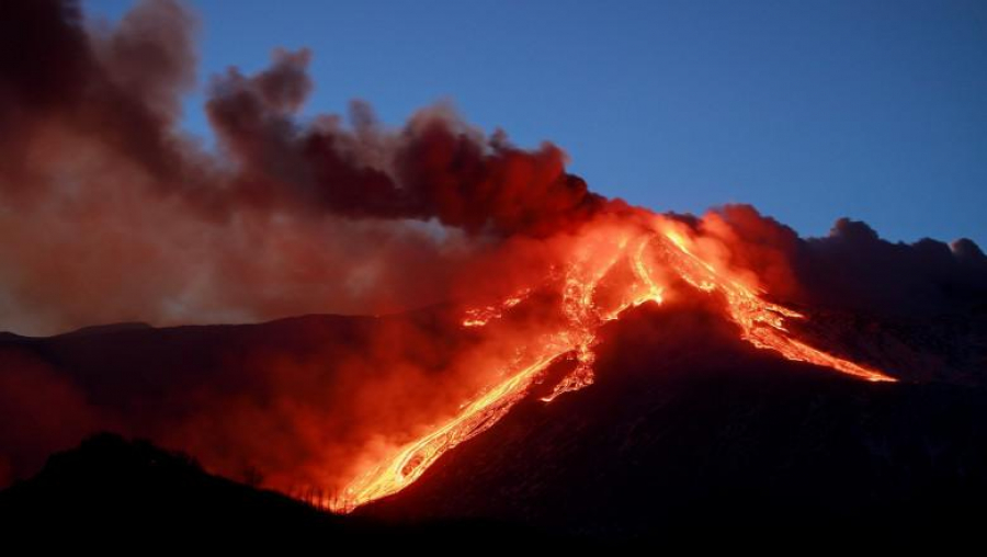 Vulcanul Etna a erupt din nou