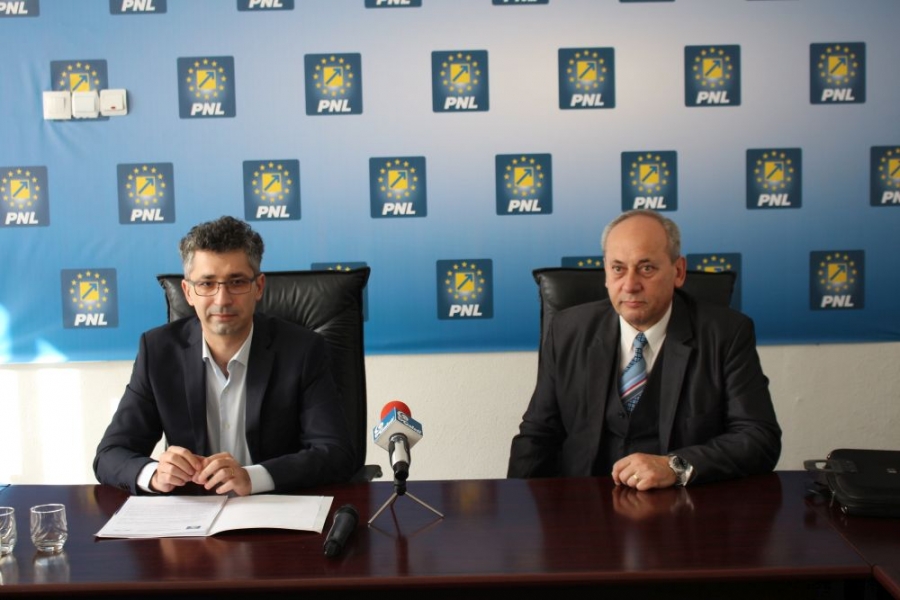 Aliaţi de campanie: CANDIDAT LA PRIMĂRIA GALAȚI, Nicuşor Ciumacenco vrea rezolvarea problemelor cu ajutorul universitarilor