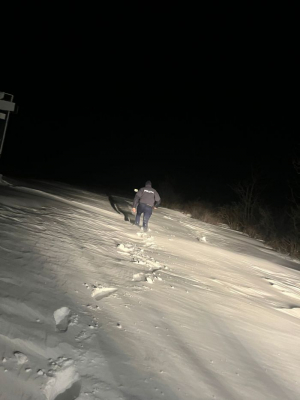 Intervenții &icirc;n situații extreme. Doi bărbați au fost salvați &icirc;n ultima clipă de polițiști