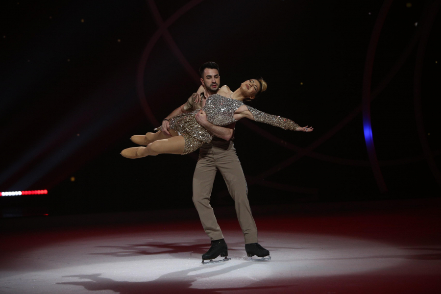 Momente de zece pe linie, cu un umăr dislocat. Lecţie de performanţă şi dăruire oferită de Sore şi Graţiano Dinu în finala "Dancing on ice" (VIDEO)