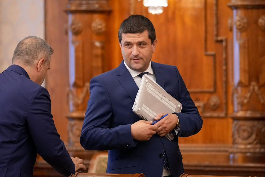 Ministrul Economiei a trimis acasă 21 de administratori