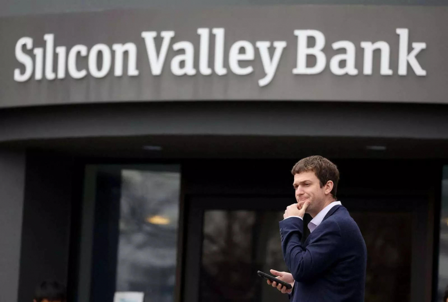 Telefoanele, principalul vinovat pentru prăbuşirea Silicon Valley Bank