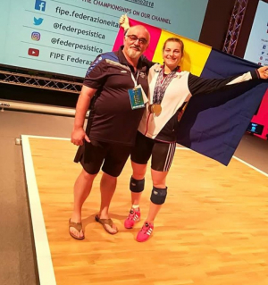 În imagine, Mihaela Ilie, alături de antrenorul Costel Dimofte