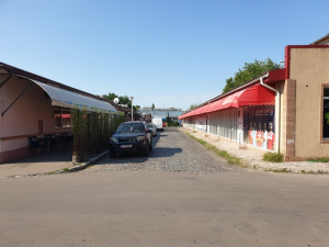 Prăvăliile, în aşteptarea muşteriilor de altădată