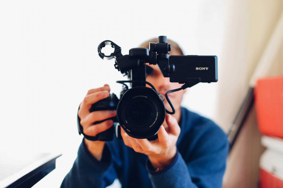 Ajutor de stat pentru edituri şi producătorii foto-video