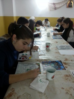 Lecţia Icoanei pe sticlă la Şcoala nr. 5 Galaţi/ 20 de elevi pictează Sfinţi
