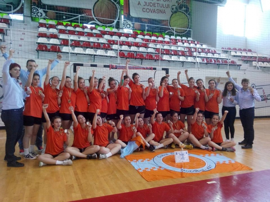 Performanţe în handbalul juvenil gălăţean. Trei echipe au fost finaliste şi una medaliată