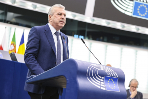 Parlamentul European solicită măsuri de sprijin pentru industria oțelului. Decarbonizarea nu trebuie să însemne dezindustrializare