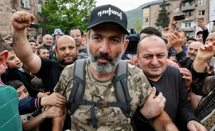 Premierul Armeniei a denunţat o tentativă de stat militară