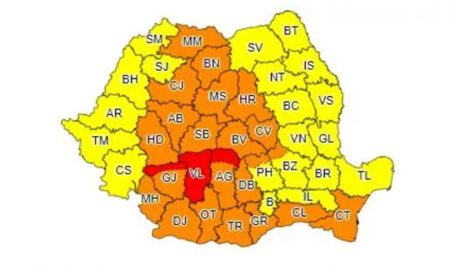 Posibile ploi torențiale și vijelii, începând din această după-amiază