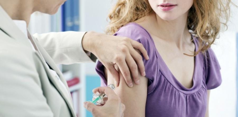 Şapte organizaţii cer începerea vaccinării anti-HPV