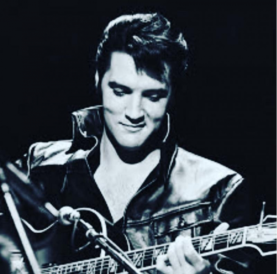 Bijuteriile „pierdute” ale lui Elvis Presley, scoase la licitaţie