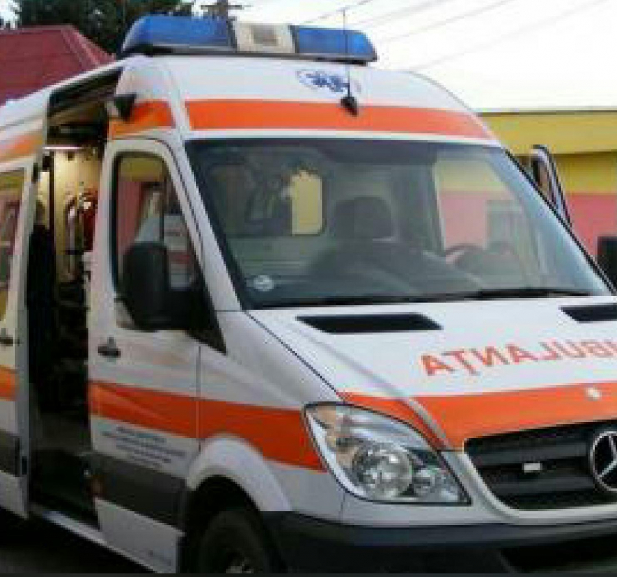 A furat un telefon dintr-o ambulanţă