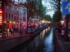 Fumatul de marijuana în Cartierul Roșu din Amsterdam a fost interzis