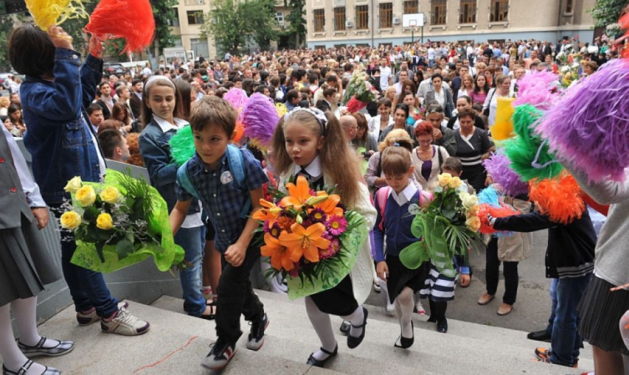 Peste 85.000 de elevi încep luni şcoala în județul Galaţi. La ce unitate de învățământ va fi prezent PRIMARUL Galațiului la festivitatea de deschiderea a noului an școlar