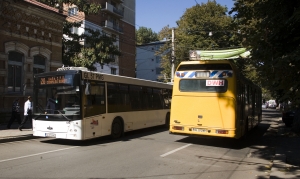Transurb dă explicaţii/ De ce nu e aer condiţionat în autobuze