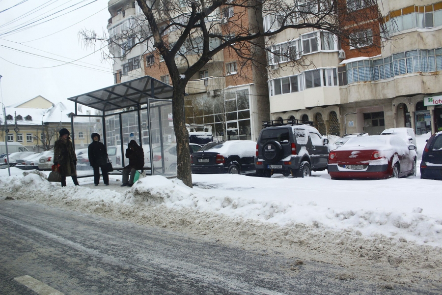 Sesizări pe adresa TRANSURB. Şoferi de autobuz cu obiceiuri de maxi-taxi