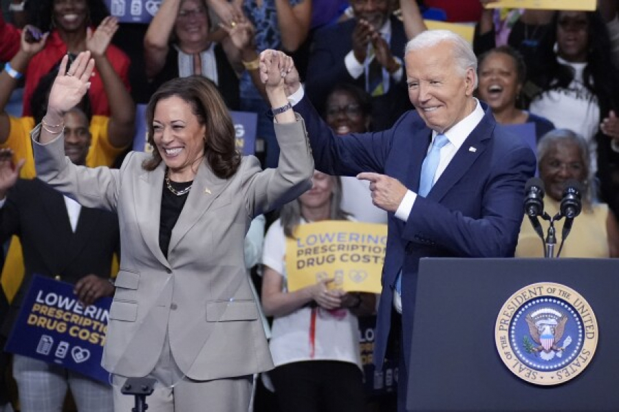 Biden predă ștafeta democraților Kamalei Harris