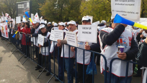 Siderurgiştii gălăţeni au protestat la Guvern