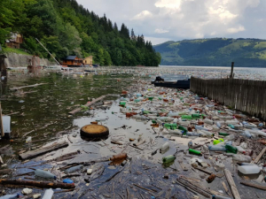 „Lacul Bicaz nu este groapa de gunoi a nimănui”