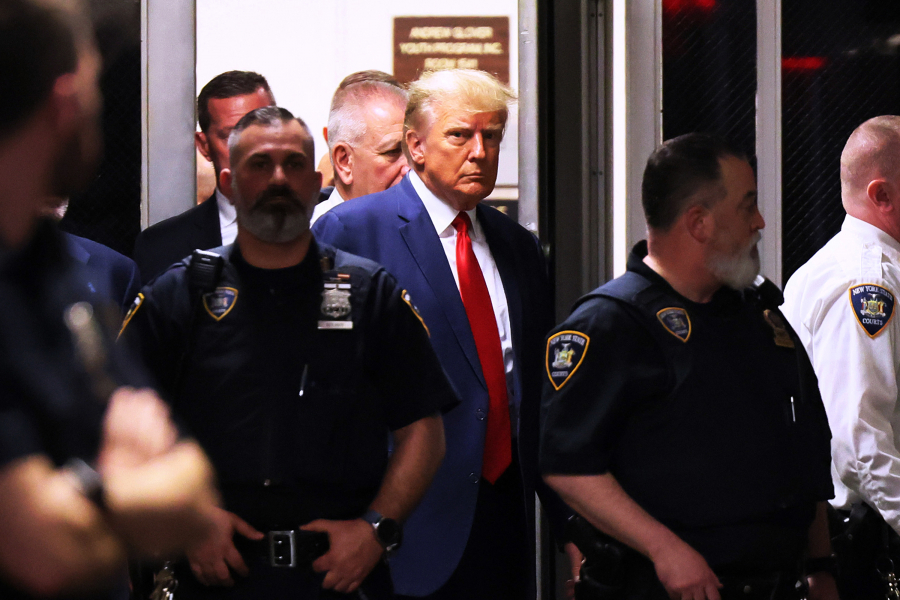 Zece acuzaţii împotriva fostului președinte Donald Trump