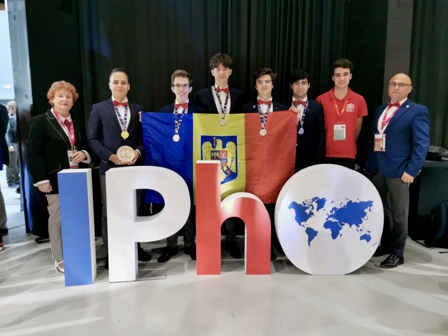 Aur pentru elevii fizicieni români