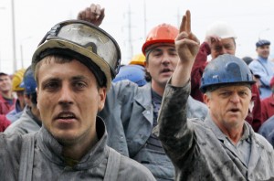 O nouă lovitură pentru siderurgişti: Combinatul nu dă bonusul de sfârşit de an